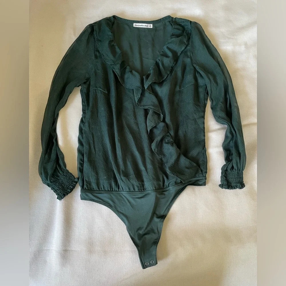 Abercrombie & Fitch Long-Sleeve Ruffle Chiffon Bodysuit Size Medium - Picture 2 of 4